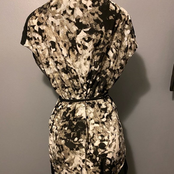 Shirt dress with zip pockets and tie waist - Picture 2 of 7